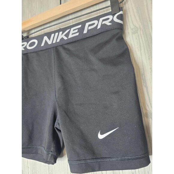 Nike Black Athletic Shorts - Picture 4 of 7